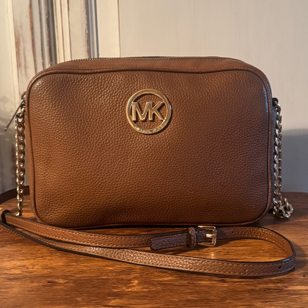 Michael Kors brown Fulton Leather Crossbody and wallet - Picture 5 of 9